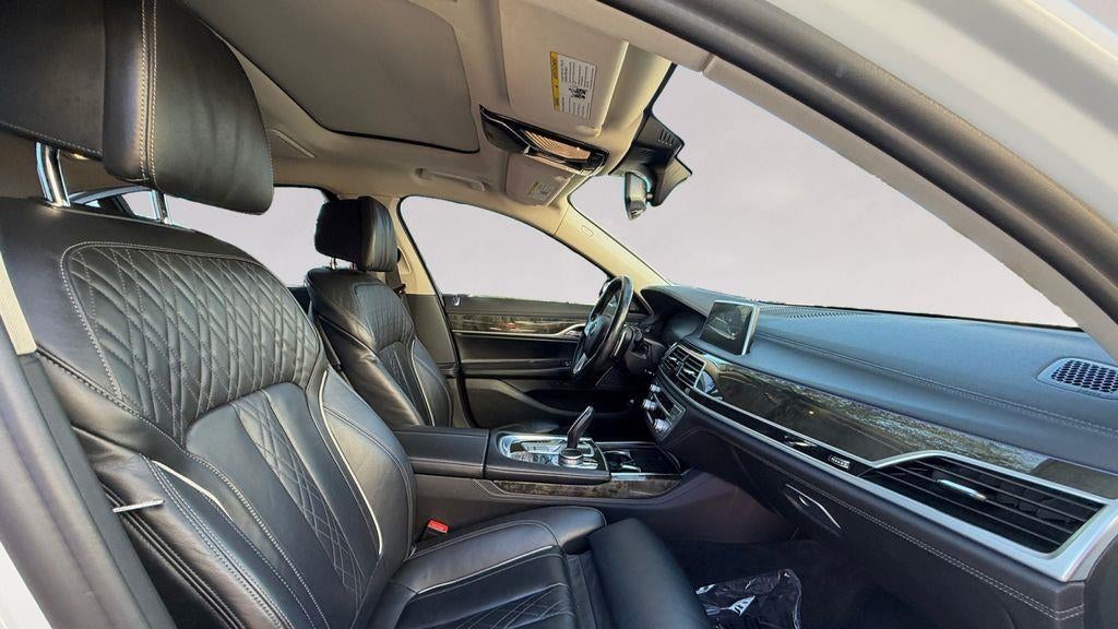 2022 BMW 7 Series 740i