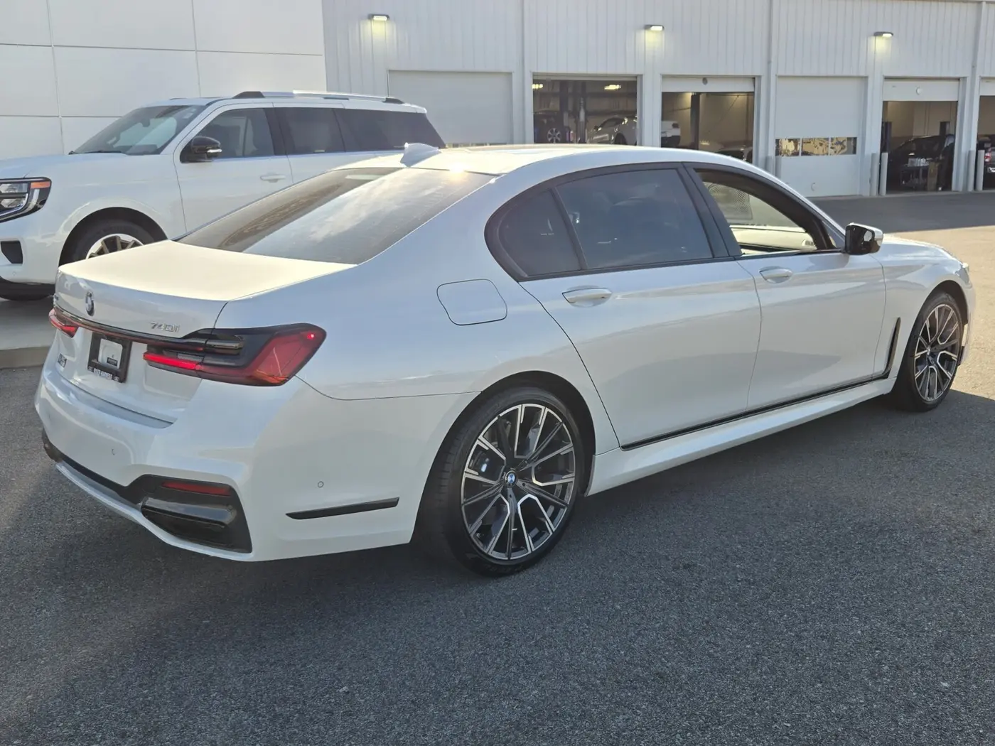 2022 BMW 740li - $37,850