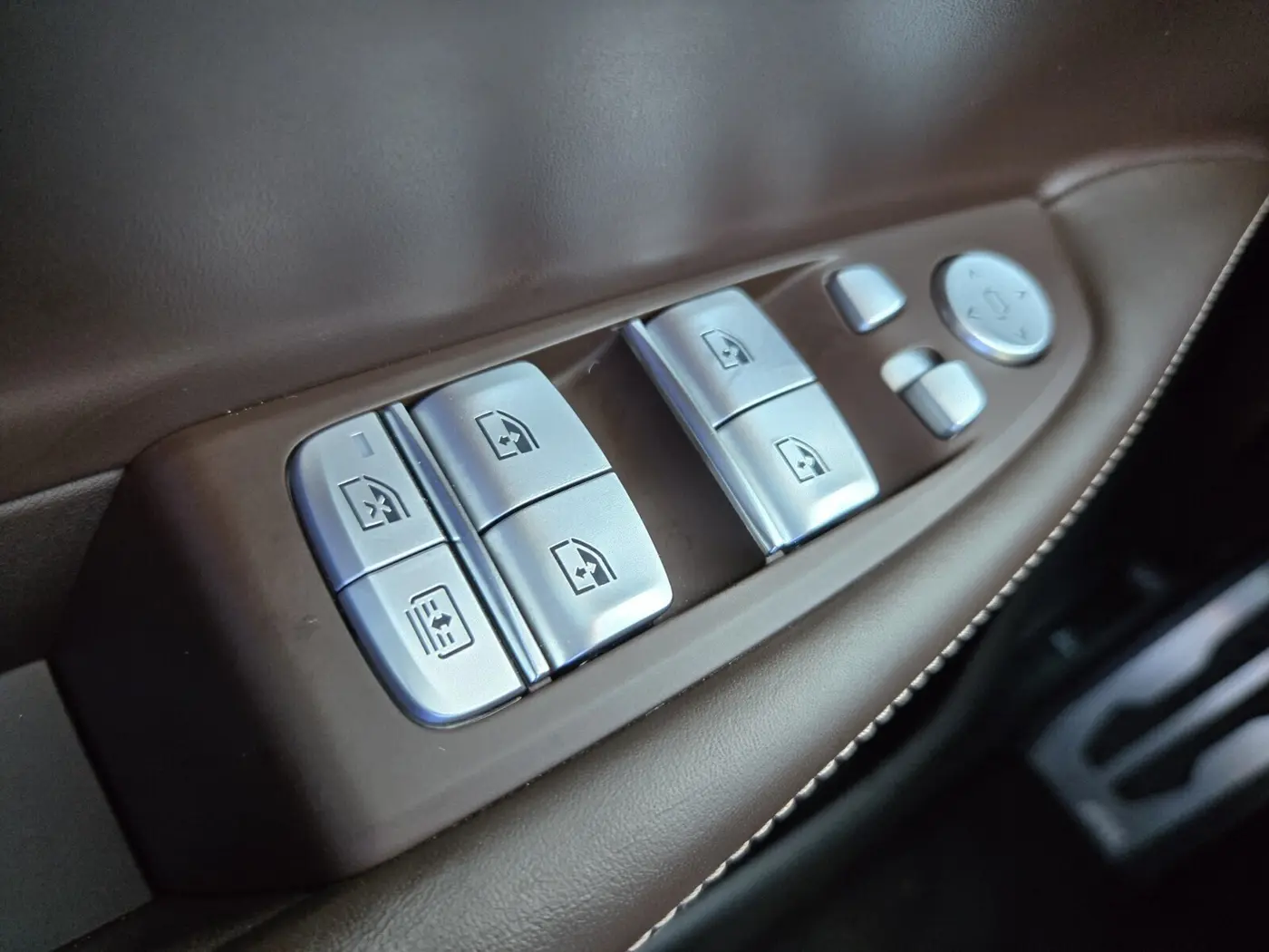 2022 BMW 740li - $37,850