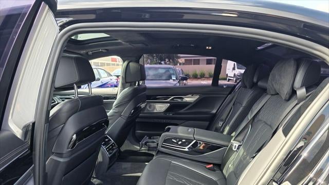 2021 BMW 7 Series M760i xDrive