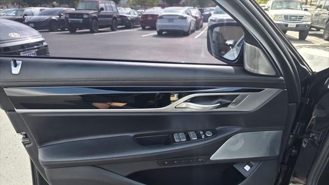 2021 BMW 7 Series M760i xDrive
