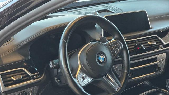 2021 BMW 7 Series M760i xDrive