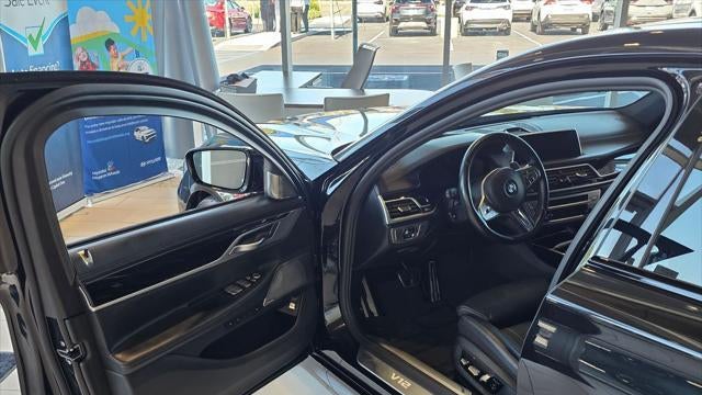 2021 BMW 7 Series M760i xDrive