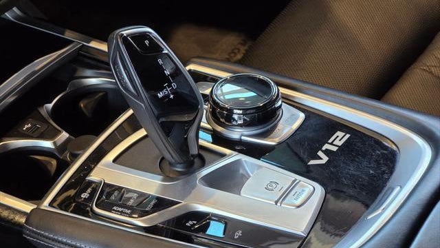 2021 BMW 7 Series M760i xDrive