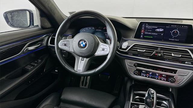 2022 BMW 7 Series M760i xDrive