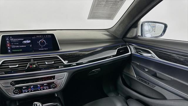 2022 BMW 7 Series M760i xDrive