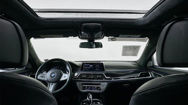 2022 BMW 7 Series M760i xDrive