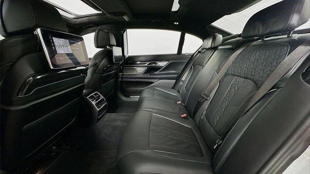 2022 BMW 7 Series M760i xDrive