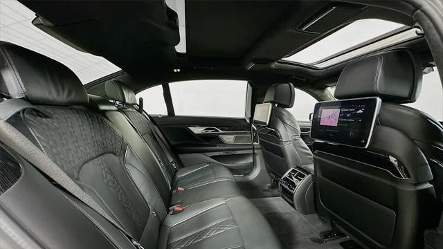 2022 BMW 7 Series M760i xDrive