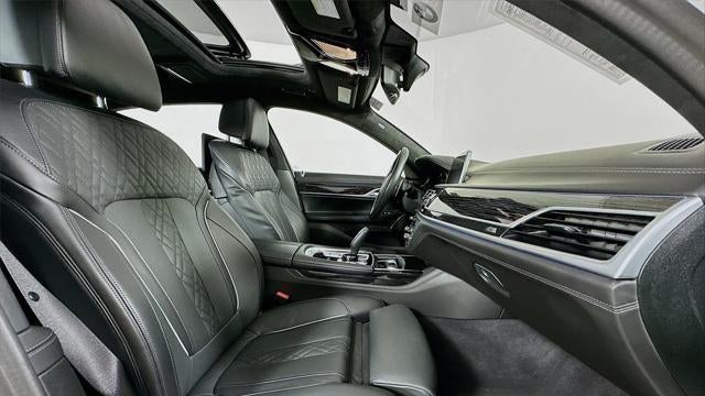 2022 BMW 7 Series M760i xDrive