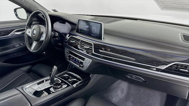 2022 BMW 7 Series M760i xDrive