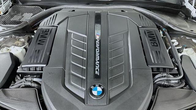 2022 BMW 7 Series M760i xDrive