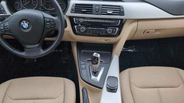 2018 BMW 3 Series 320i xDrive