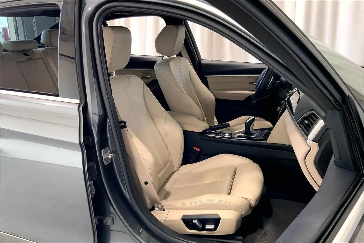 2018 BMW 330i - $17,636