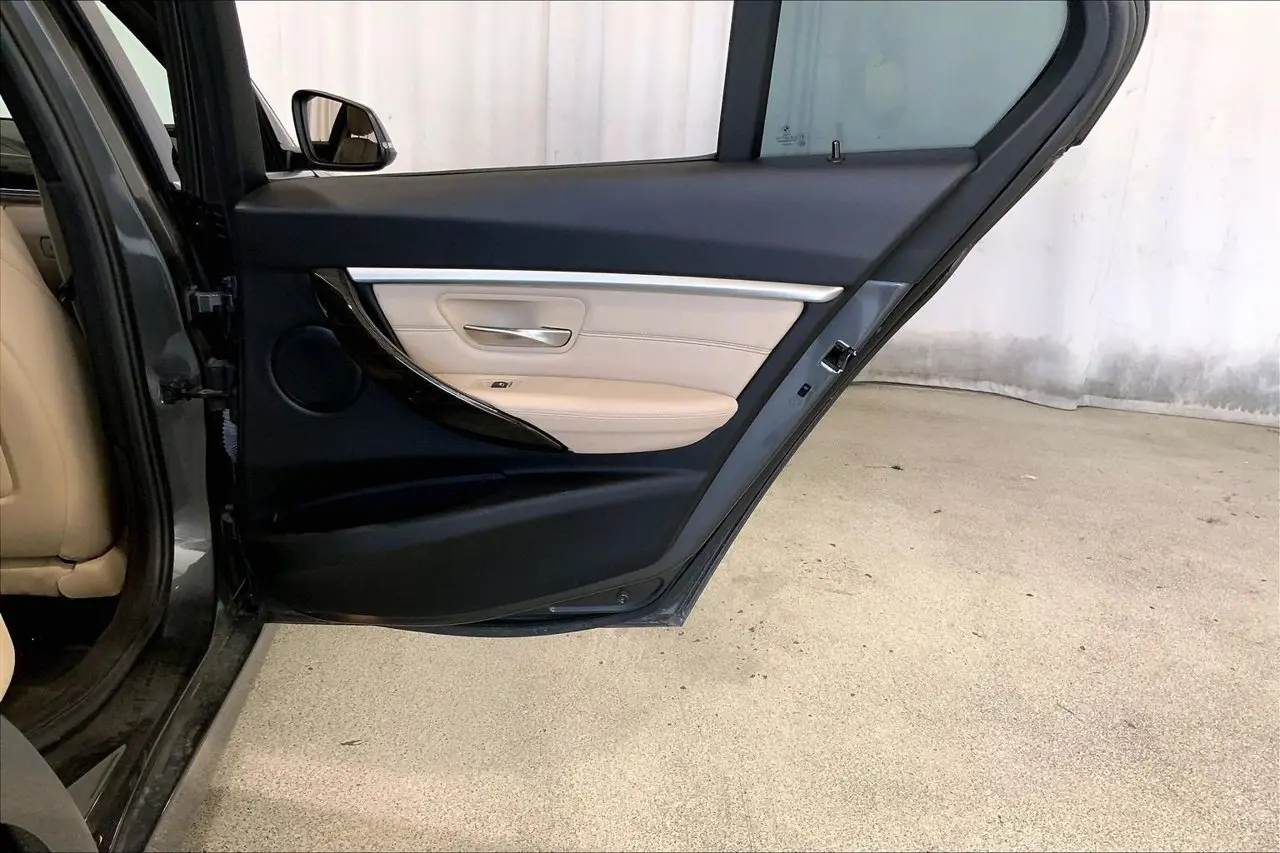 2018 BMW 330i - $17,636