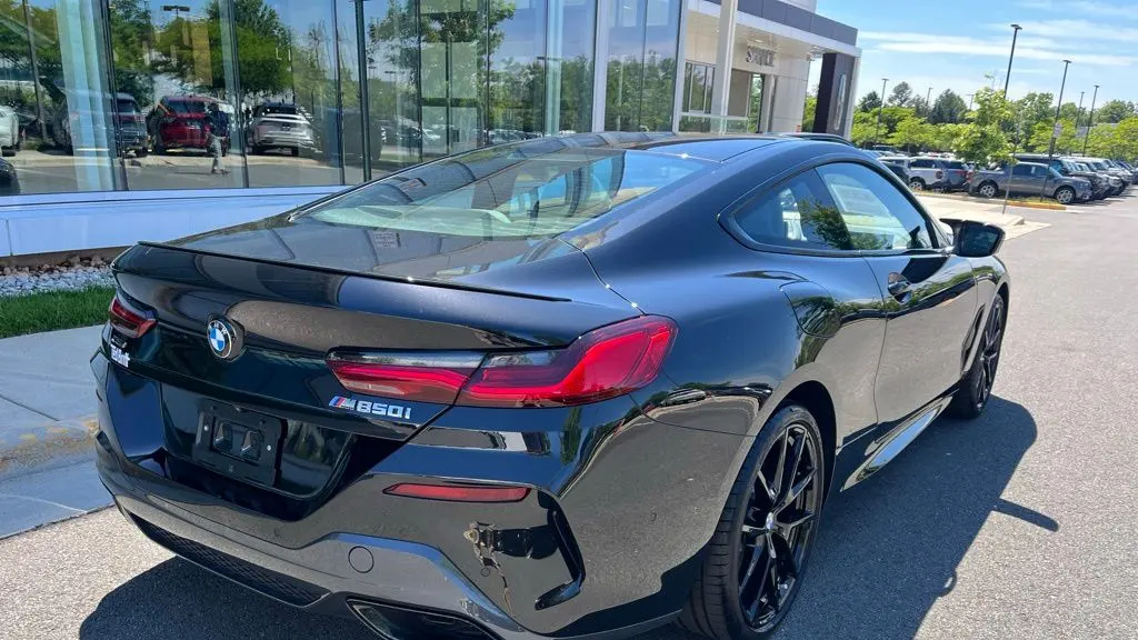 2025 BMW 8 Series M850i xDrive
