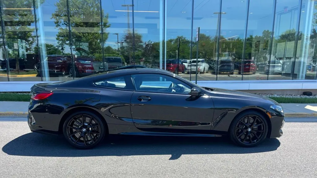 2025 BMW 8 Series M850i xDrive