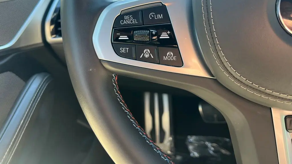 2025 BMW 8 Series M850i xDrive