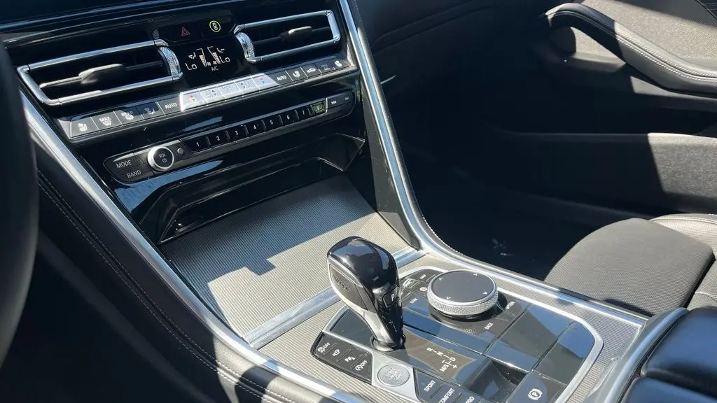 2025 BMW 8 Series M850i xDrive