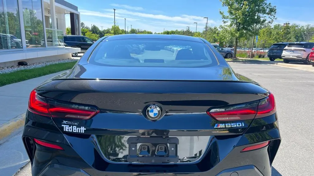 2025 BMW 8 Series M850i xDrive