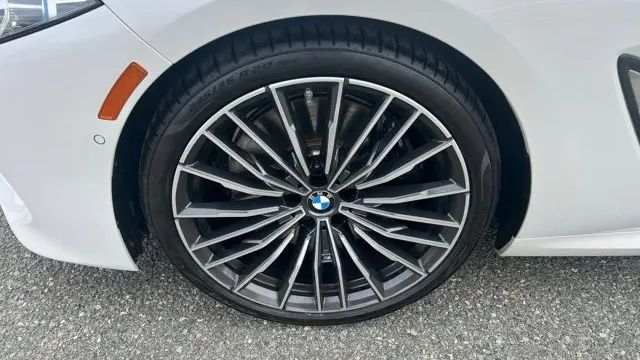 2022 BMW 8 Series 840i