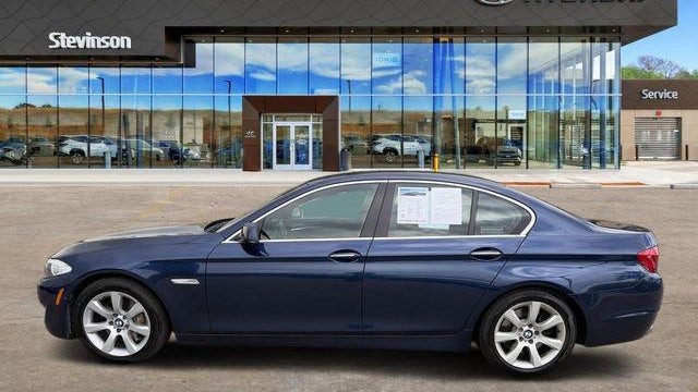 2012 BMW 5 Series 550i xDrive
