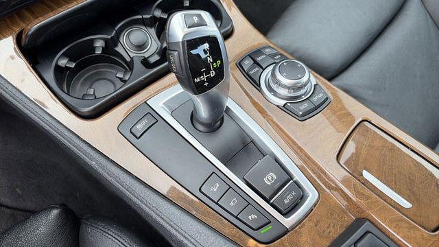 2012 BMW 5 Series 550i xDrive