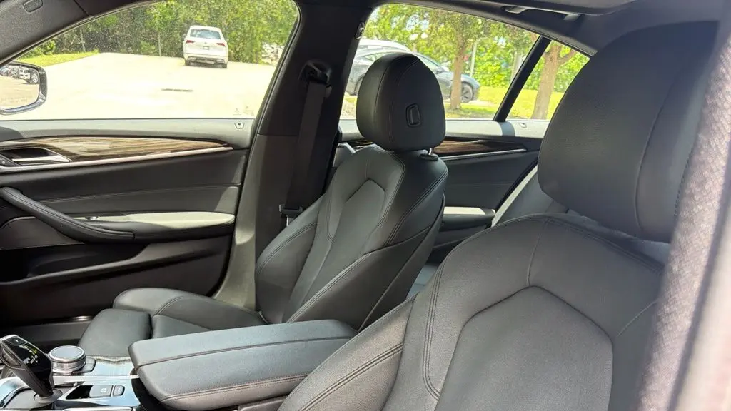 2019 BMW 5 Series 530i