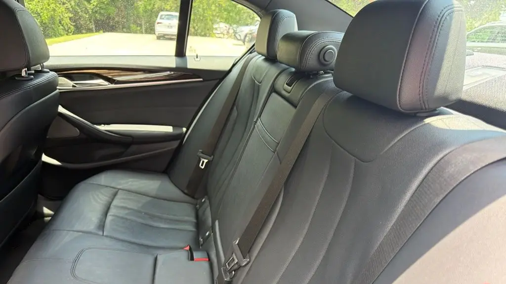 2019 BMW 5 Series 530i