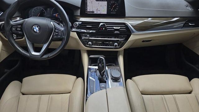 2019 BMW 5 Series 530i