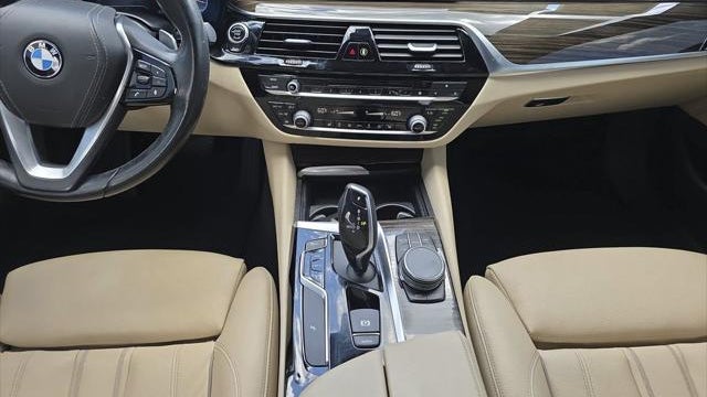 2019 BMW 5 Series 530i