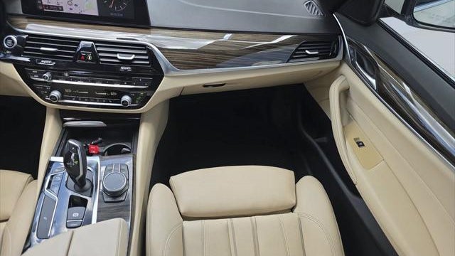 2019 BMW 5 Series 530i