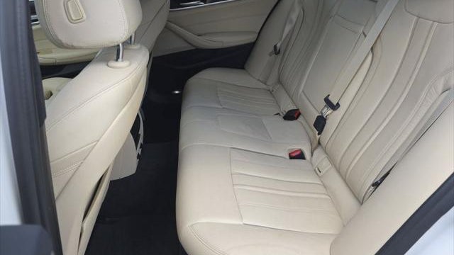 2019 BMW 5 Series 530i