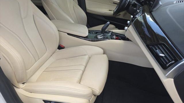 2019 BMW 5 Series 530i