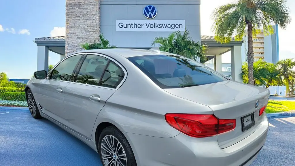 2019 BMW 5 Series 530i