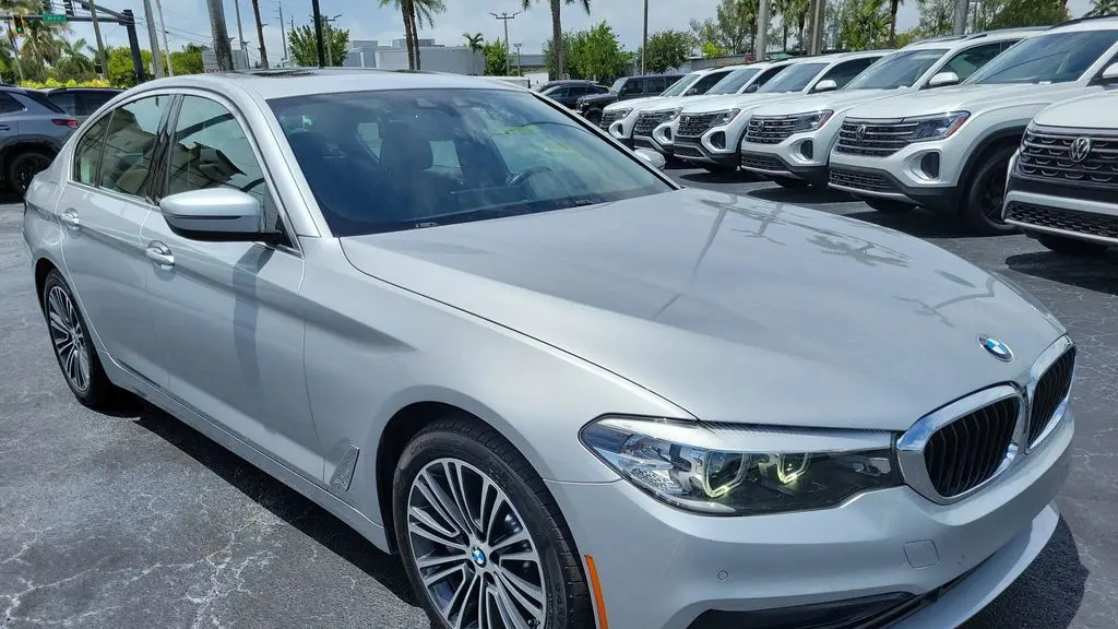 2019 BMW 5 Series 530i