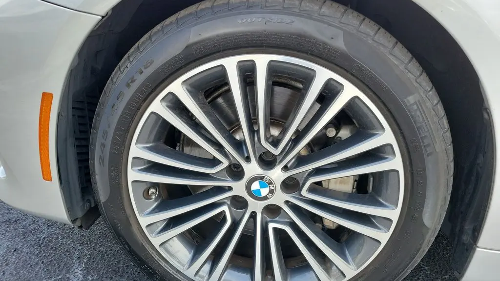 2019 BMW 5 Series 530i