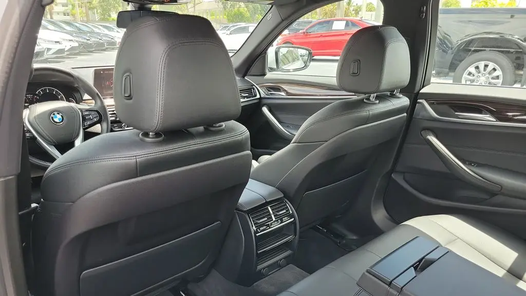 2019 BMW 5 Series 530i