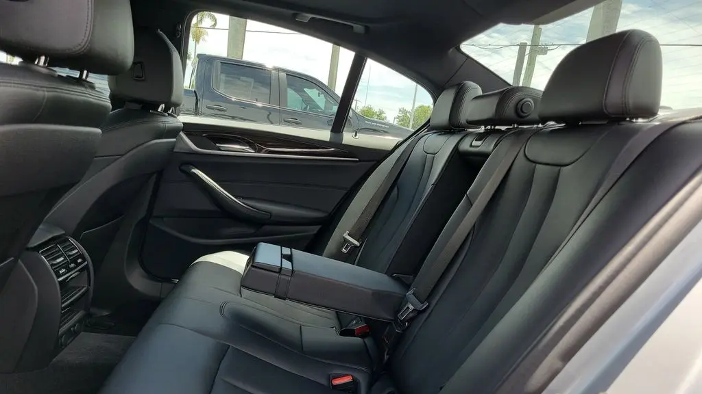 2019 BMW 5 Series 530i