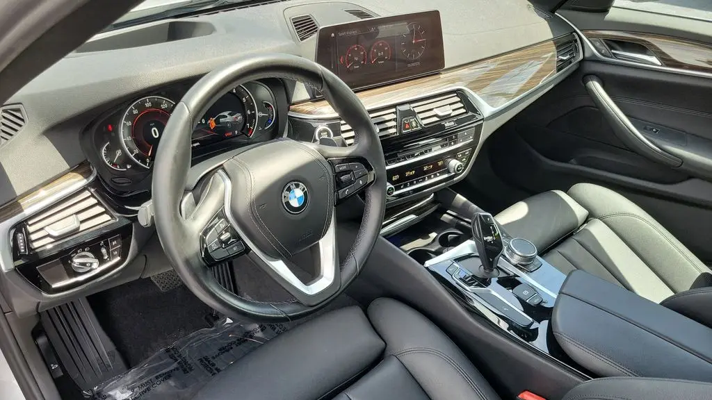 2019 BMW 5 Series 530i