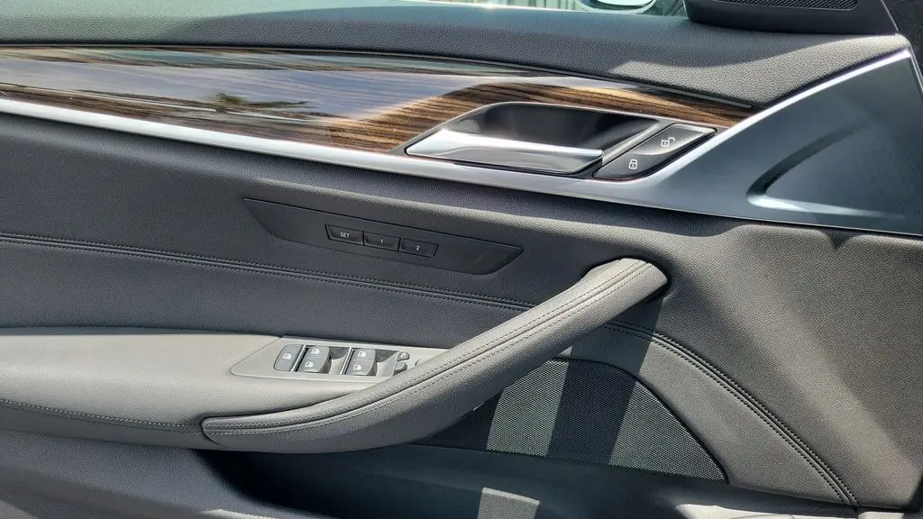 2019 BMW 5 Series 530i