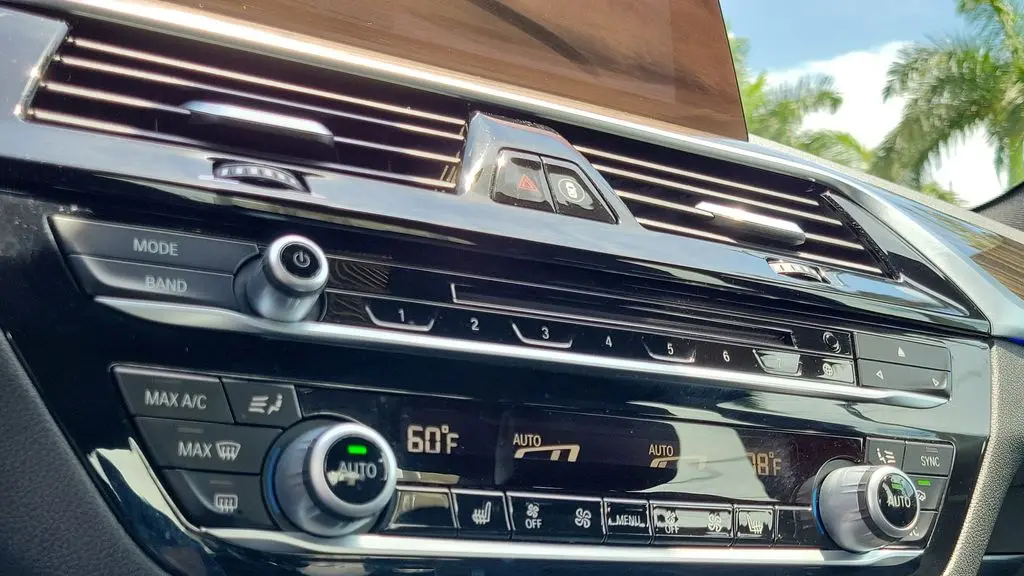 2019 BMW 5 Series 530i