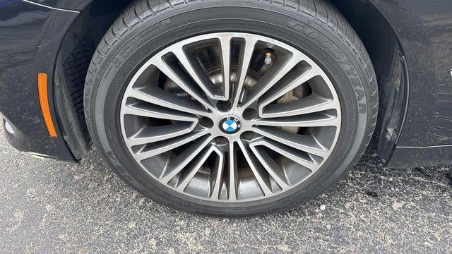 2019 BMW 5 Series 530i
