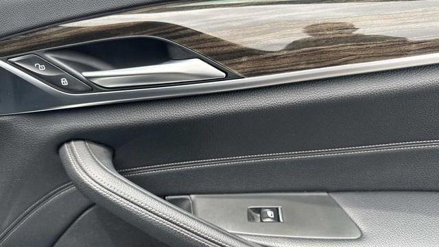 2019 BMW 5 Series 530i