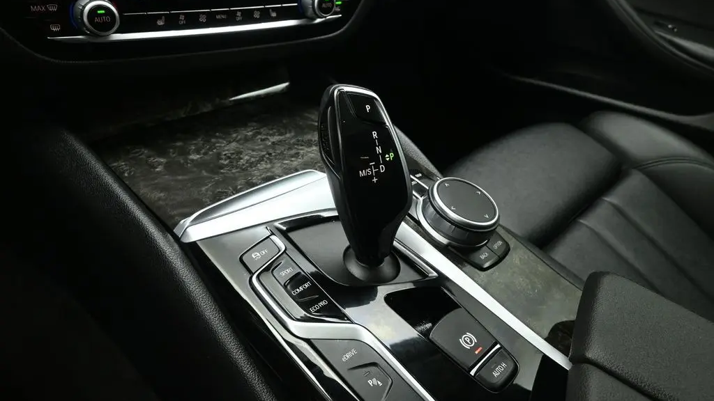 2019 BMW 5 Series 530e iPerformance