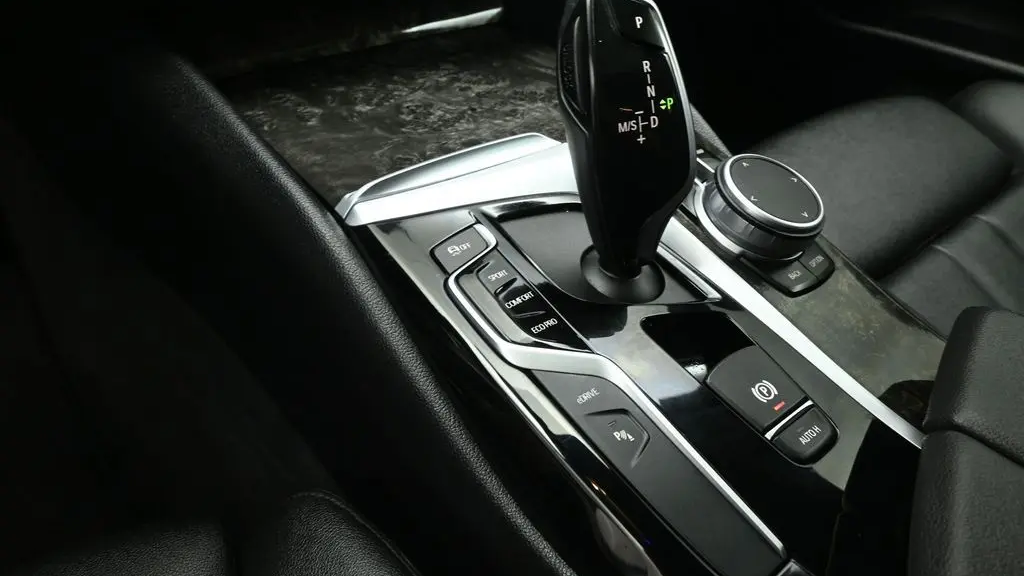 2019 BMW 5 Series 530e iPerformance