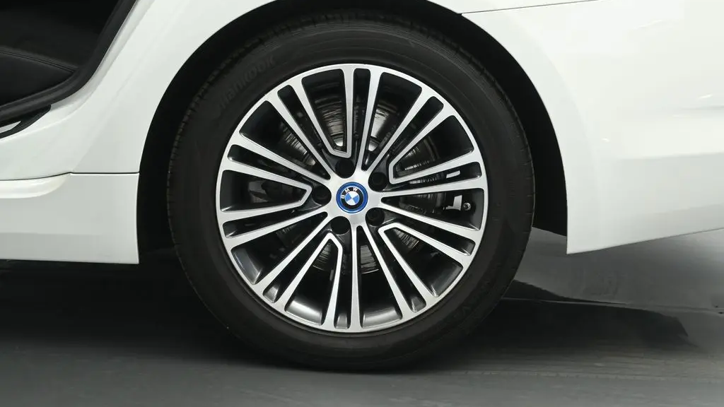 2019 BMW 5 Series 530e iPerformance
