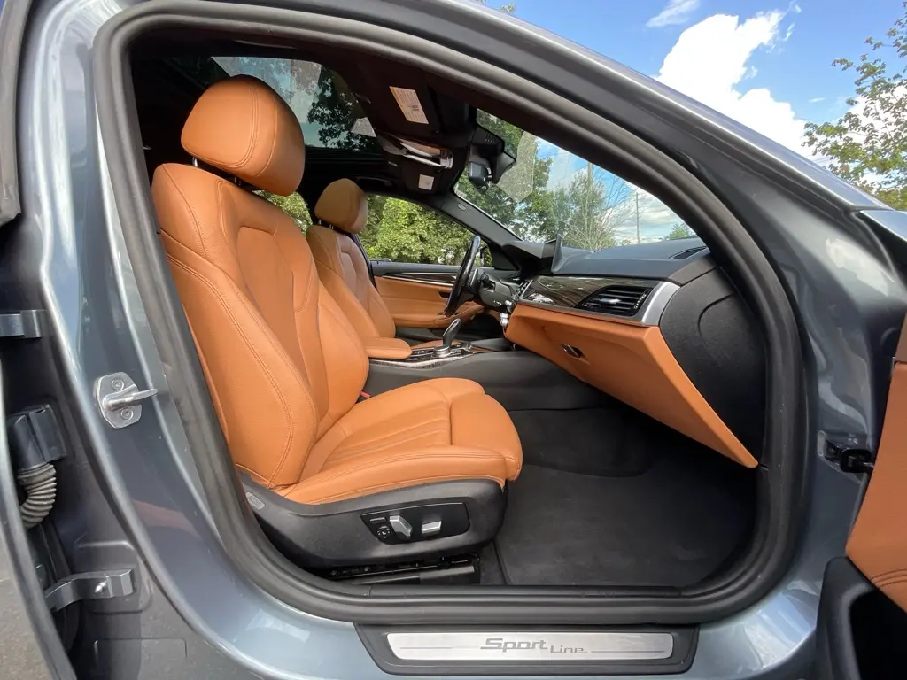 2020 BMW 530i - $17,985