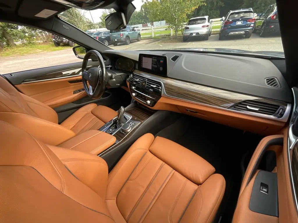 2020 BMW 530i - $17,985