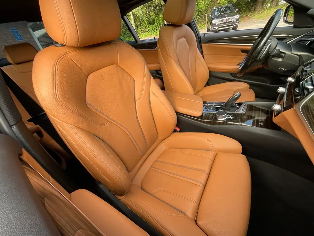 2020 BMW 530i - $17,985